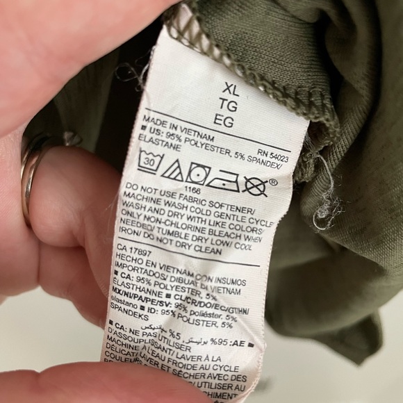 XL/XXL Old Navy Lounge / Workout set army green - Picture 2 of 9